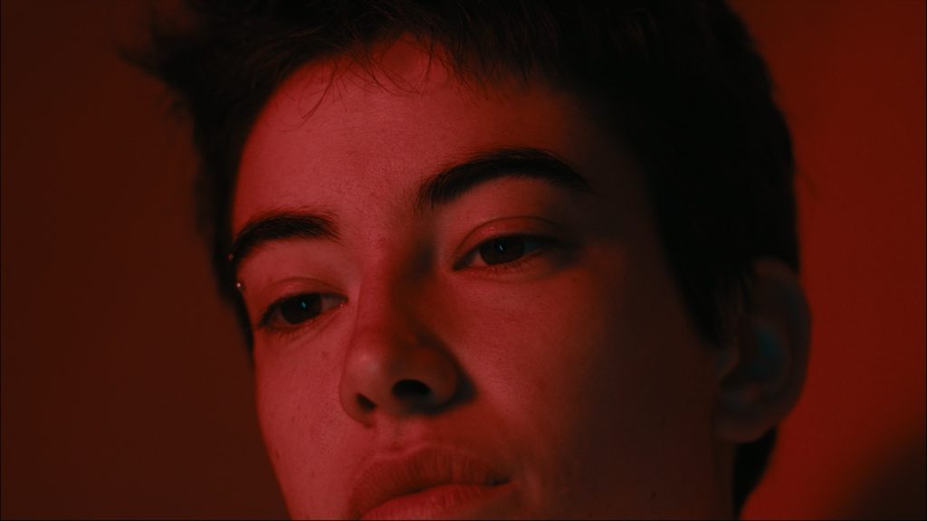 Color grading para corto audiovisual Consumere con tono experimental
